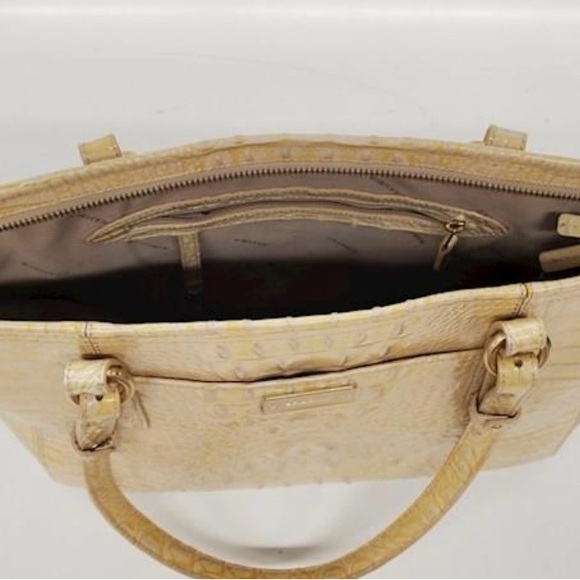 Brahmin Cream Color Embossed Leather Tote Bag Excellent Condition - Picture 5 of 16